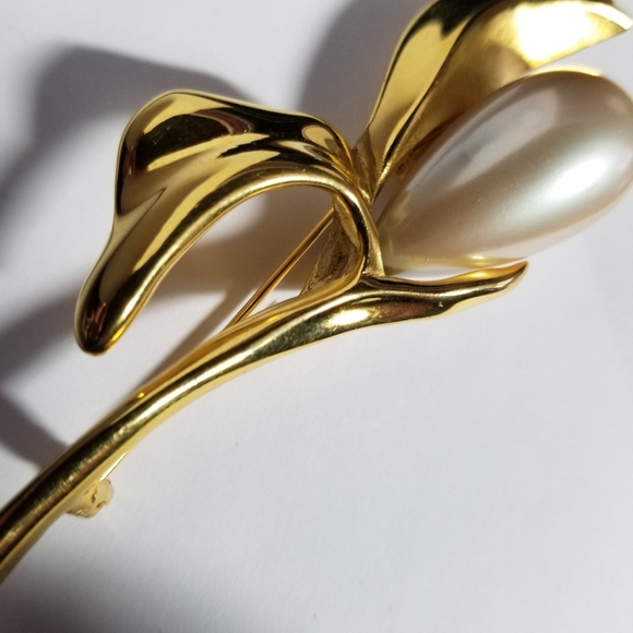 Vintage Marvella brooch large floral flower gold tone pearl big calla pin - Picture 4 of 15